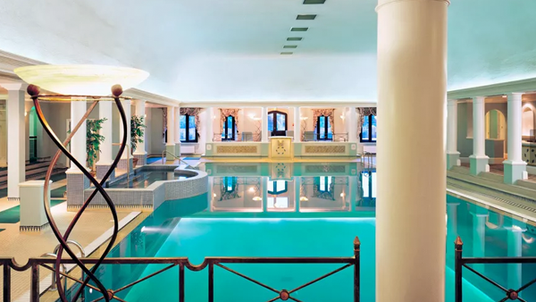 Hanbury-Manor-pool